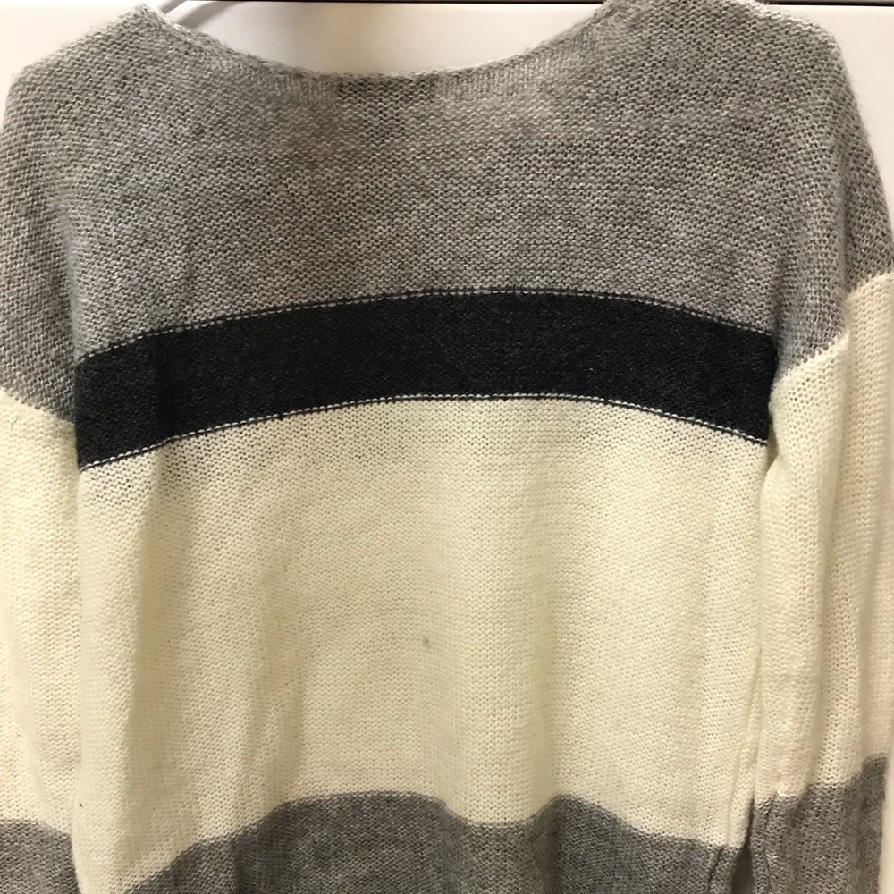 Color Block Sweater - Picture 2 of 3